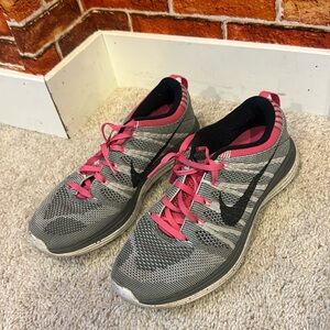 Nike Lunarlon Flyknit size 8